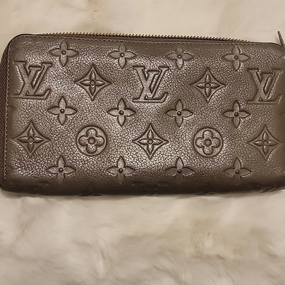 Louis Vuitton Brown Monogram Wallet - Picture 2 of 9